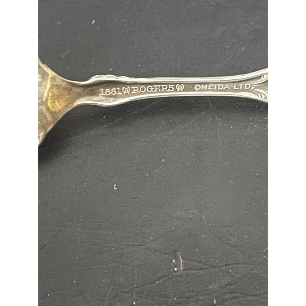 Vintage Meriden Silverplate First Lady Shell Serving Sugar Spoon Floral Ornate